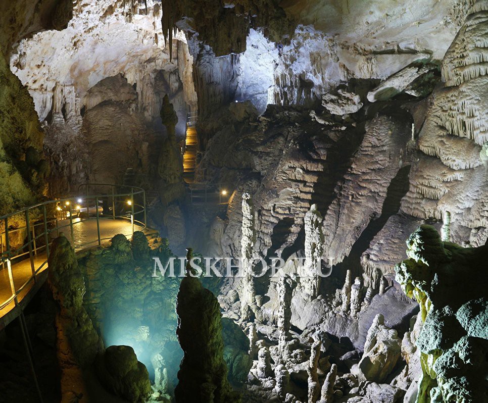 В пещере Эмине-Баир-Хосар в Крыму  снимается приключенческий сериал
