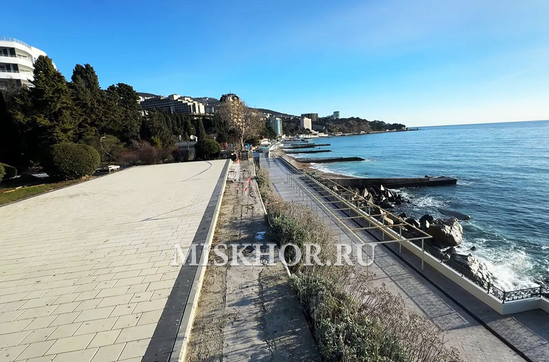 Реконструкция мисхорского парка, смотровая площадка над пляжами мисхора, февраль 2026