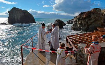 Купание в море в алупке в праздник крещения господне Крещение господне в алупке, морские купания
